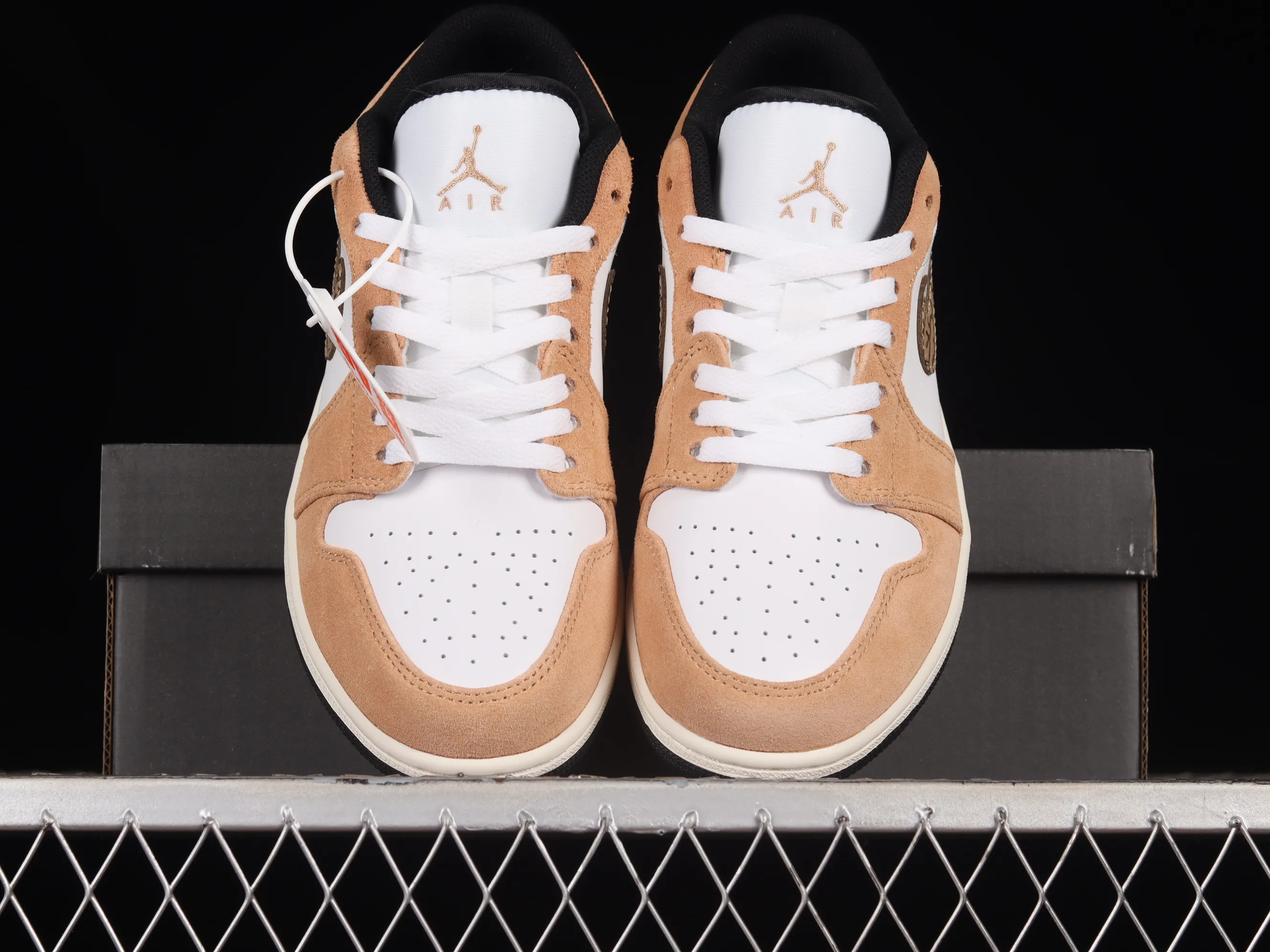 All categories Air Jordan Jordan series basketball shoes Air Jordan 1 Low Z version Air Jordan 1 Low AJ1 Joe 1 white and yellow burst pattern low-top cultural casual sneakers DZ4130-201
